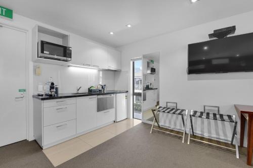 DeLorenzo's Studio Apartments in Nelson DeLorenzo's Studio Apartments in Nelson