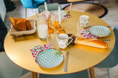 City Affaire, Petit dejeuner OFFERT en Hypercentre in Caen City Affaire, Petit dejeuner OFFERT en Hypercentre in Caen