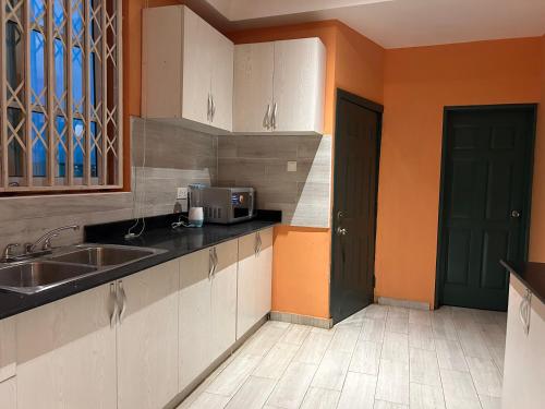Escape to Luxury, HVillage in Dawhenya Escape to Luxury, HVillage in Dawhenya