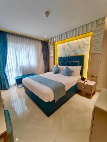 Cama, Marine Bay Colombo in Colombo Cama, Marine Bay Colombo in Colombo