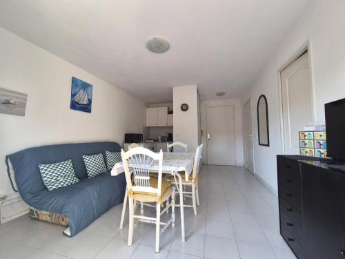 Equipements, Le Quercus appartement 2,4 personnes proche mer in Vallon de Coste Equipements, Le Quercus appartement 2,4 personnes proche mer in Vallon de Coste