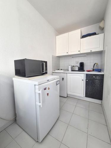 cuisine, Le Quercus appartement 2,4 personnes proche mer in Vallon de Coste cuisine, Le Quercus appartement 2,4 personnes proche mer in Vallon de Coste