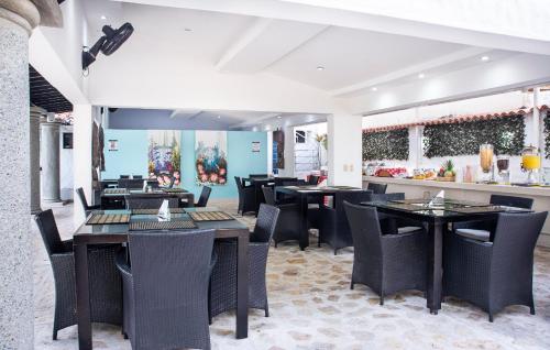 Restaurant, Santorini Casablanca Resort in Santa Marta Restaurant, Santorini Casablanca Resort in Santa Marta