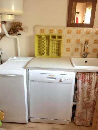 Maison chaleureuse à Saint-Privat, 80 m² avec cour. (Maison chaleureuse a Saint-Privat, 80 m² avec cour.) in سان ساتورنين دي لوسيان Maison chaleureuse à Saint-Privat, 80 m² avec cour. (Maison chaleureuse a Saint-Privat, 80 m² avec cour.) in سان ساتورنين دي لوسيان