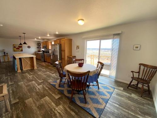 100 & Wonderful View Friends and Family Home in Bryce (Utah) 100 & Wonderful View Friends and Family Home in Bryce (Utah)