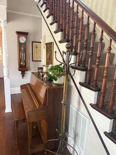 Brinnwood Bed & Breakfast in Sutter Creek Brinnwood Bed & Breakfast in Sutter Creek