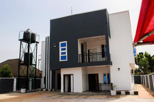 Exterior view, VEJ Apartments in Akure Exterior view, VEJ Apartments in Akure