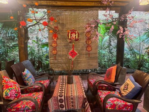 Vu Linh Palm House Homestay - Bungalow in Yen Binh (Yen Bai) Vu Linh Palm House Homestay - Bungalow in Yen Binh (Yen Bai)