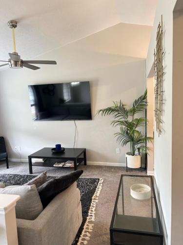Charming 3 bedroom house with deck in awesome Elsmere in 厄蘭格 Charming 3 bedroom house with deck in awesome Elsmere in 厄蘭格