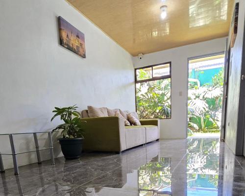 Hostel Cattleya - Monteverde, Costa Rica in Monteverde Hostel Cattleya - Monteverde, Costa Rica in Monteverde