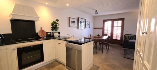 Sandstone Suites - In the heart of Port Fairy in Port Fairy Sandstone Suites - In the heart of Port Fairy in Port Fairy