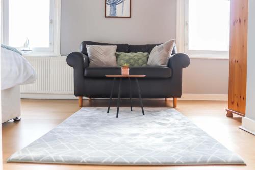 3 BDR Entire Home Sleeps Up to 5 Contractors & Families Long or Short Stay Free WiFi & Parking in Lynemouth 3 BDR Entire Home Sleeps Up to 5 Contractors & Families Long or Short Stay Free WiFi & Parking in Lynemouth