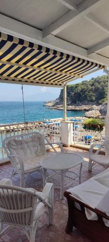 Erkély/terasz, Sapphire Rooms in Marina di Puolo Erkély/terasz, Sapphire Rooms in Marina di Puolo