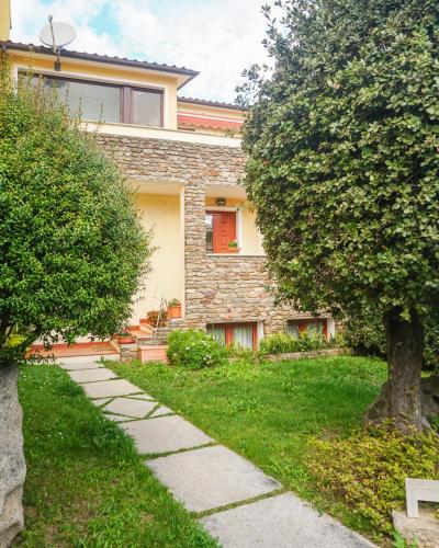 Entree, La casa di Mamma, Appartamento di charme nel borgo in Luogosanto Entree, La casa di Mamma, Appartamento di charme nel borgo in Luogosanto