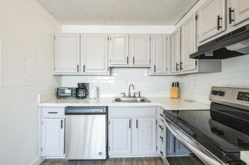 Legacy At Imperial Village 418 I 2 Bed 1 Bath near Richmond Nemzetközi Versenypálya Legacy At Imperial Village 418 I 2 Bed 1 Bath near Richmond Nemzetközi Versenypálya