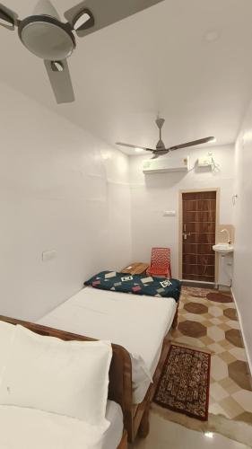 White House IN in Kamalapur White House IN in Kamalapur