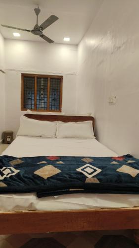 White House IN in Kamalapur White House IN in Kamalapur