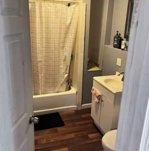 Dream Inn LLC Rm# 8 in Fitchburg Dream Inn LLC Rm# 8 in Fitchburg