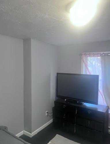 Dream Inn LLC Rm# 7 in Fitchburg Dream Inn LLC Rm# 7 in Fitchburg