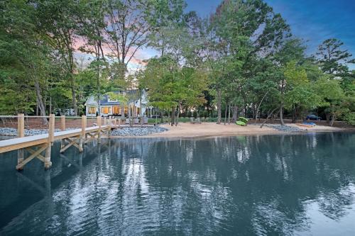 Hanesbee Escape in Cornelius Hanesbee Escape in Cornelius