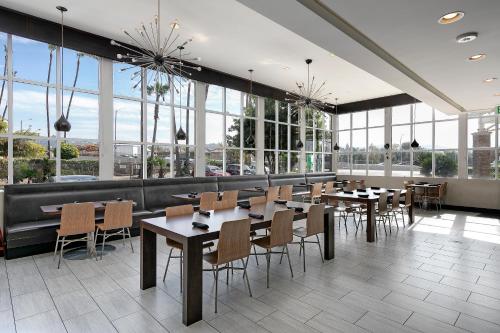 Pacific Stay Hotel in 西科紋納市 (CA) Pacific Stay Hotel in 西科紋納市 (CA)