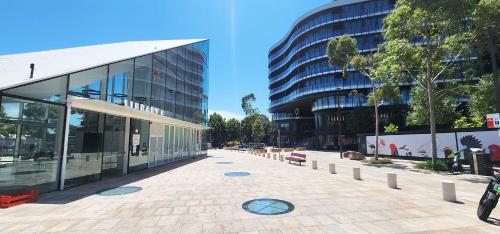 Okružje, Modern Sydney Living with Pool & Gym in Waterloo Okružje, Modern Sydney Living with Pool & Gym in Waterloo