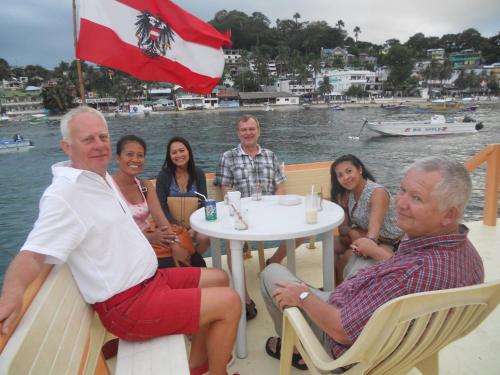 Danish White House Relaxing - near Mt Halcon Danish White House Relaxing - near Mt Halcon