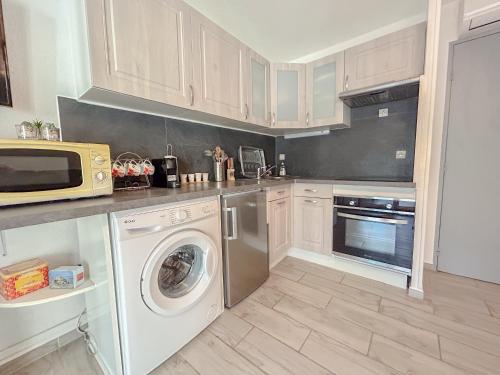 2 pieces apartement a Frejus avec parking in Frejus Plage 2 pieces apartement a Frejus avec parking in Frejus Plage
