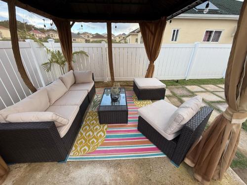 Experience Luxury & Serenity-Your Perfect Getaway in Breadnut Hill Experience Luxury & Serenity-Your Perfect Getaway in Breadnut Hill