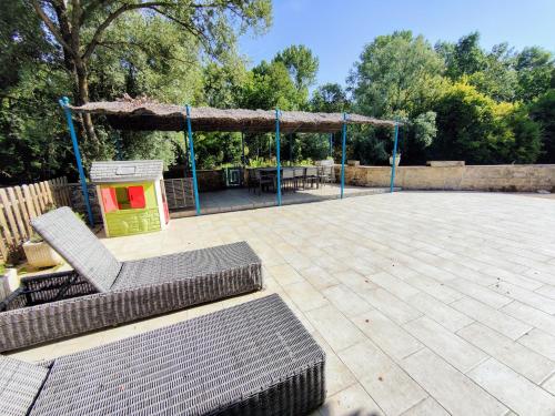 شرفة/ تراس, Champs du Moulin - Séjour à Roffey (Champs du Moulin - Sejour a Roffey) in فيزينيس شرفة/ تراس, Champs du Moulin - Séjour à Roffey (Champs du Moulin - Sejour a Roffey) in فيزينيس