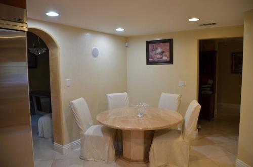 5 Mins from Padua Hills Theater in Claremont 5 Mins from Padua Hills Theater in Claremont