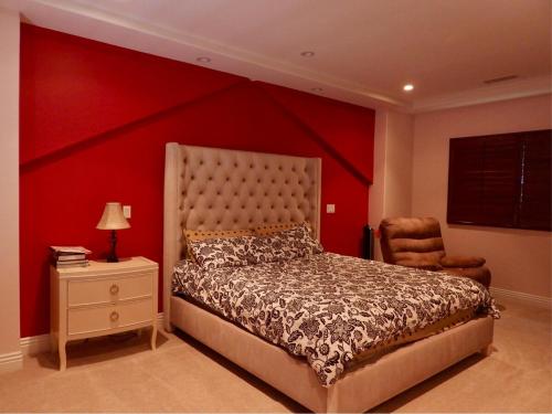 5 Mins from Padua Hills Theater in Claremont 5 Mins from Padua Hills Theater in Claremont