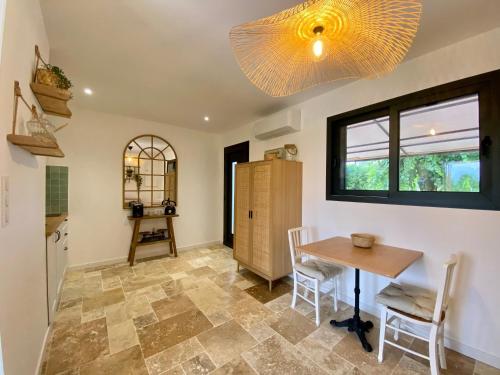 Tiny house avec spa en Dordogne in Saint-Seurin-De-Prats Tiny house avec spa en Dordogne in Saint-Seurin-De-Prats