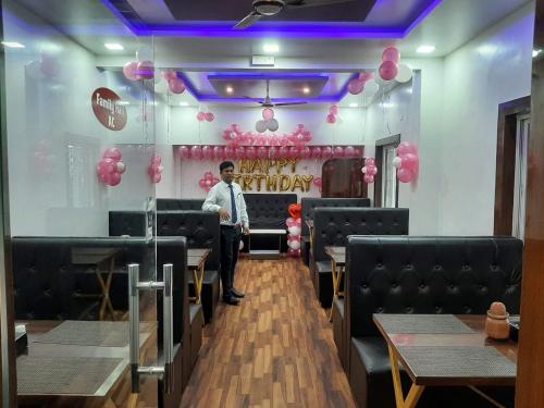 Restaurant, Hotel Sawai Executive in Jadhav wadi Restaurant, Hotel Sawai Executive in Jadhav wadi