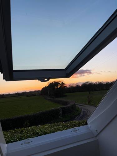 Oak Tree Hideaway in Whitchurch Oak Tree Hideaway in Whitchurch
