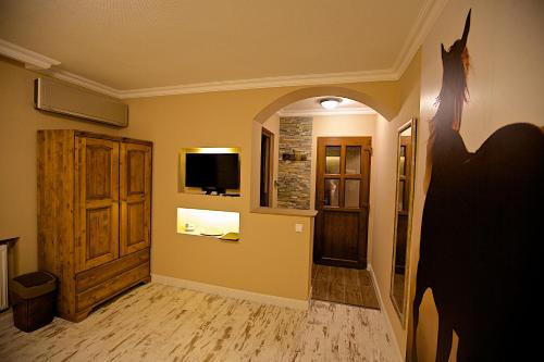 This photo about El Bronco Ranch Resort and Spa shared on HyHotel.com