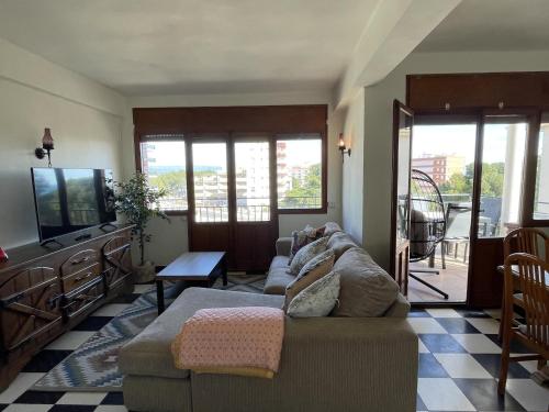 Apartamento frente al mar con terraza y vistas fabulosas, Miami Playa - ES-9-157 in Montroig Apartamento frente al mar con terraza y vistas fabulosas, Miami Playa - ES-9-157 in Montroig