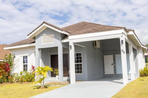 Elevated Hilltop - Serene Retreat Near Ocho Rios in 博斯科貝爾 Elevated Hilltop - Serene Retreat Near Ocho Rios in 博斯科貝爾