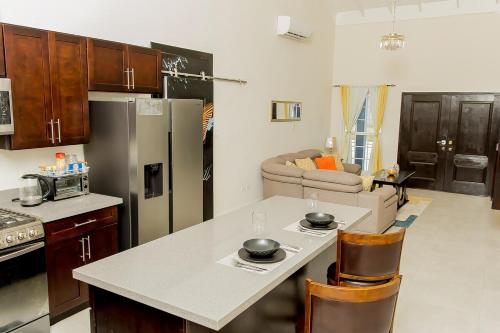 Elevated Hilltop - Serene Retreat Near Ocho Rios in 博斯科貝爾 Elevated Hilltop - Serene Retreat Near Ocho Rios in 博斯科貝爾