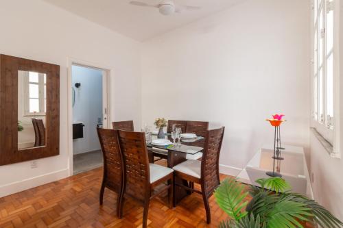 Shared lounge/TV area, Sofisticado a Poucos Passos da Lagoa - SB301 in Lagoa Shared lounge/TV area, Sofisticado a Poucos Passos da Lagoa - SB301 in Lagoa