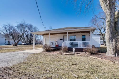 Pet-Friendly Home with Fenced Yard Cozy in Casey in Casey Pet-Friendly Home with Fenced Yard Cozy in Casey in Casey