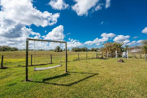 Surrounding environment, The Spacious Florida Oasis in Cleveland (FL) Surrounding environment, The Spacious Florida Oasis in Cleveland (FL)