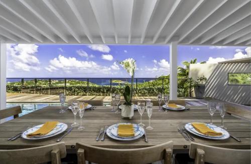 Makanan dan Minuman, Villa SARONG in Gustavia Makanan dan Minuman, Villa SARONG in Gustavia
