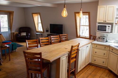 La Vérivraie/Truly -Hébergement touristique/Tourist accomodation (La Verivraie/Truly -Hebergement touristique/Tourist accomodation) in North Hatley (QC) La Vérivraie/Truly -Hébergement touristique/Tourist accomodation (La Verivraie/Truly -Hebergement touristique/Tourist accomodation) in North Hatley (QC)