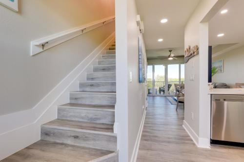 Coastal-Zen Ruskin Retreat Less Than 1 Mi to Beach! in Ruskin (FL) Coastal-Zen Ruskin Retreat Less Than 1 Mi to Beach! in Ruskin (FL)