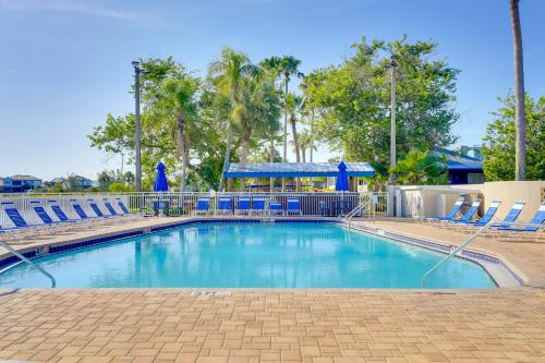 Coastal-Zen Ruskin Retreat Less Than 1 Mi to Beach! in Ruskin (FL) Coastal-Zen Ruskin Retreat Less Than 1 Mi to Beach! in Ruskin (FL)