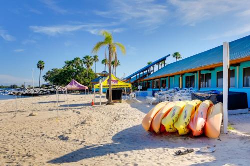 Coastal-Zen Ruskin Retreat Less Than 1 Mi to Beach! in Ruskin (FL) Coastal-Zen Ruskin Retreat Less Than 1 Mi to Beach! in Ruskin (FL)