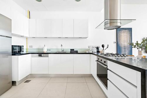 Kitchen, Silkhaus cozy Studio at Al Bandar Marina with gym in Al Raha Beach Kitchen, Silkhaus cozy Studio at Al Bandar Marina with gym in Al Raha Beach