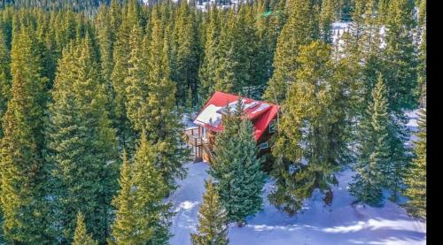 Breck Ski Chalet 4br 3ba 10 person Hot Tub Starlink Xbox in Blue River Breck Ski Chalet 4br 3ba 10 person Hot Tub Starlink Xbox in Blue River