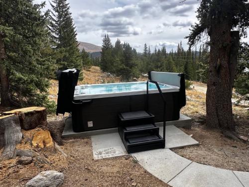 Breck Ski Chalet 4br 3ba 10 person Hot Tub Starlink Xbox in Blue River Breck Ski Chalet 4br 3ba 10 person Hot Tub Starlink Xbox in Blue River